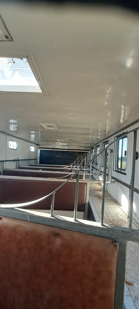 Horse lorry 18ton - Image 2