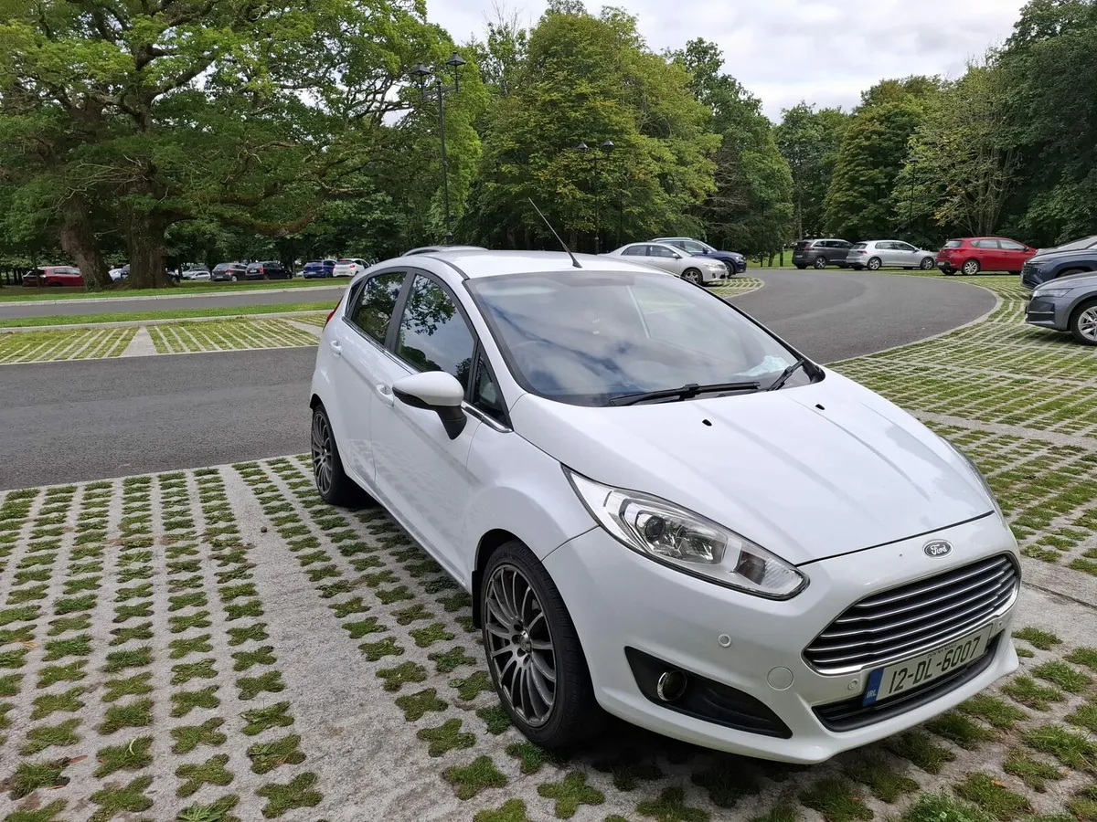 2012 Ford Fiesta - Image 2