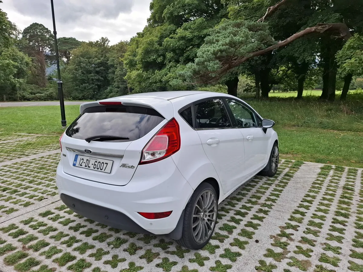 2012 Ford Fiesta - Image 3