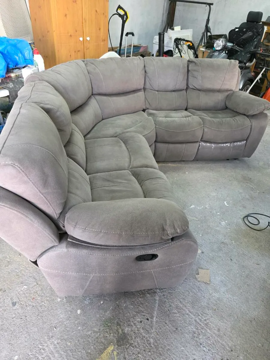 Corner Couch - Image 1