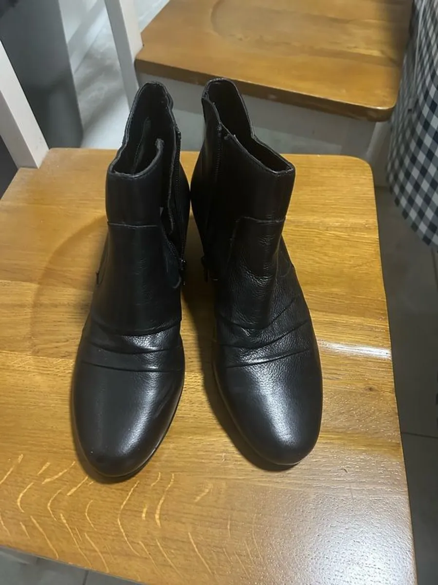 black leather ladies ankle boots - Image 1