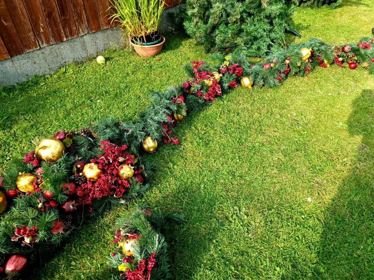Christmas garland commercial - Image 3