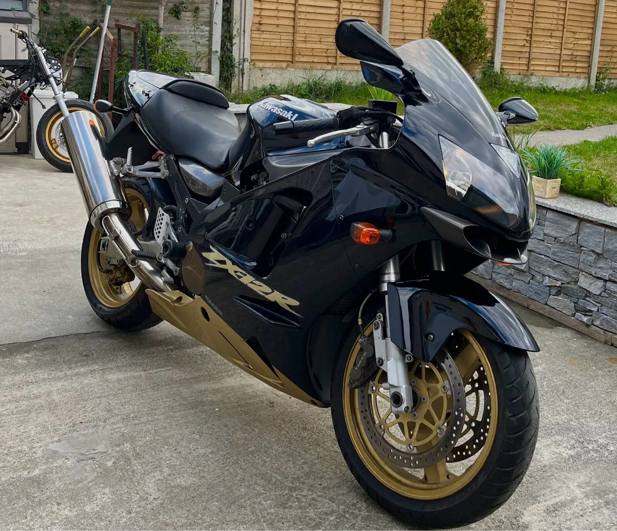 Kawasaki ZX12R - Image 1