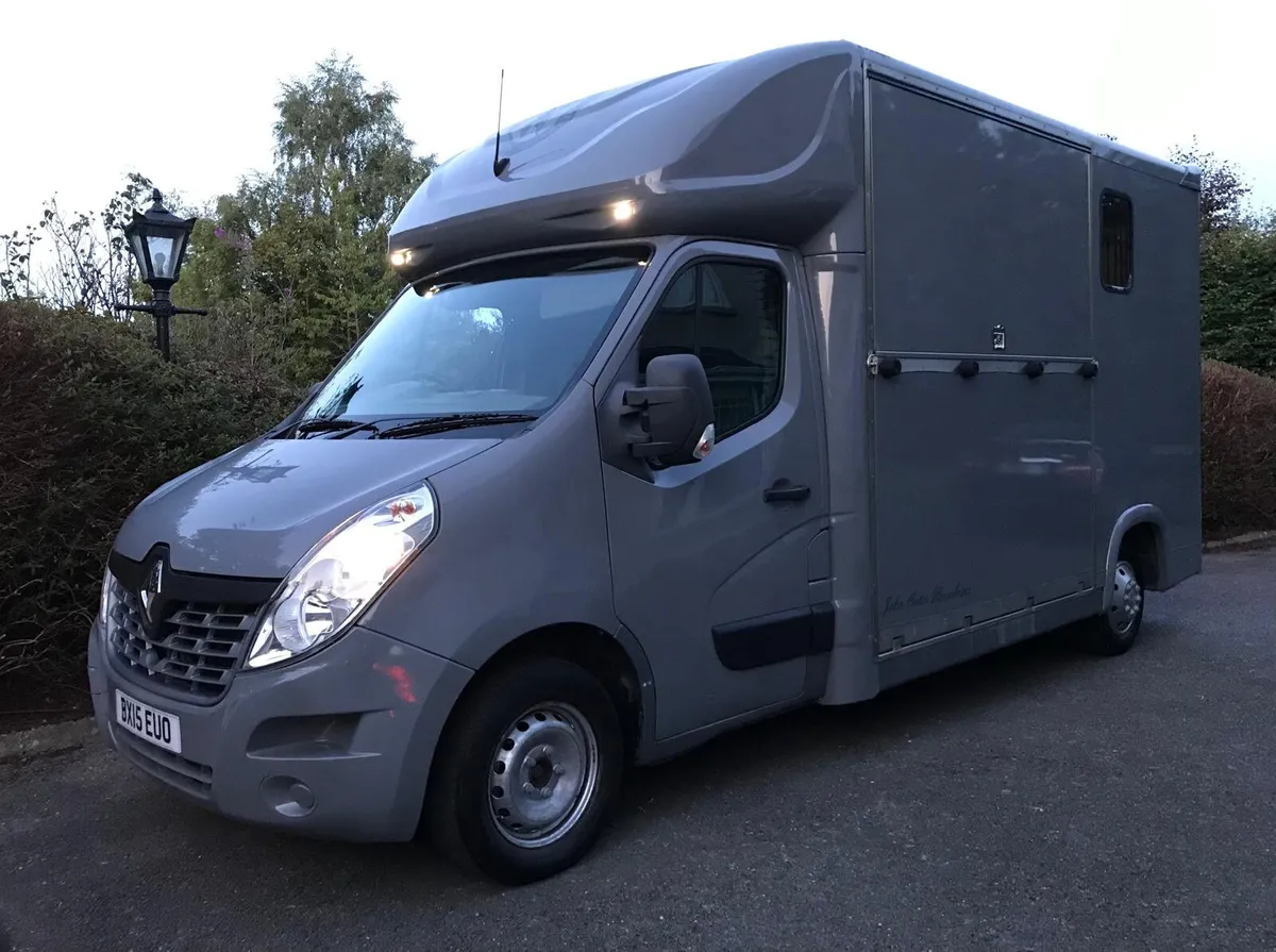 Horse box 2015 JOHN OATES HORSEBOX ONLY 110k - Image 2