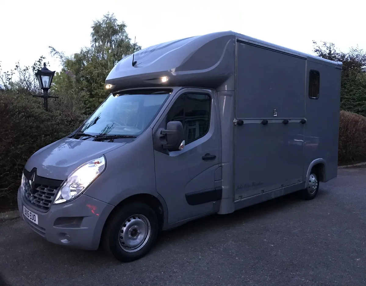 Horse box 2015 JOHN OATES HORSEBOX ONLY 110k - Image 4