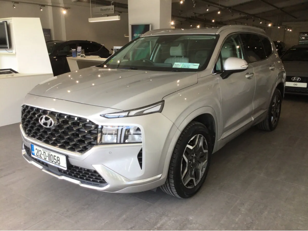 Hyundai Santa Fe PLUG IN HYBRID - Image 3