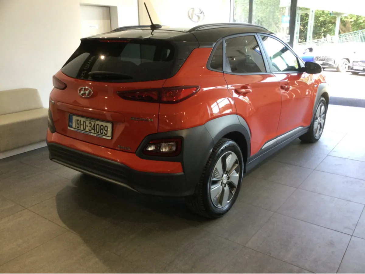 Hyundai KONA PREMIUM  EV 64KW ** ONLY 33K KMS ** L - Image 2