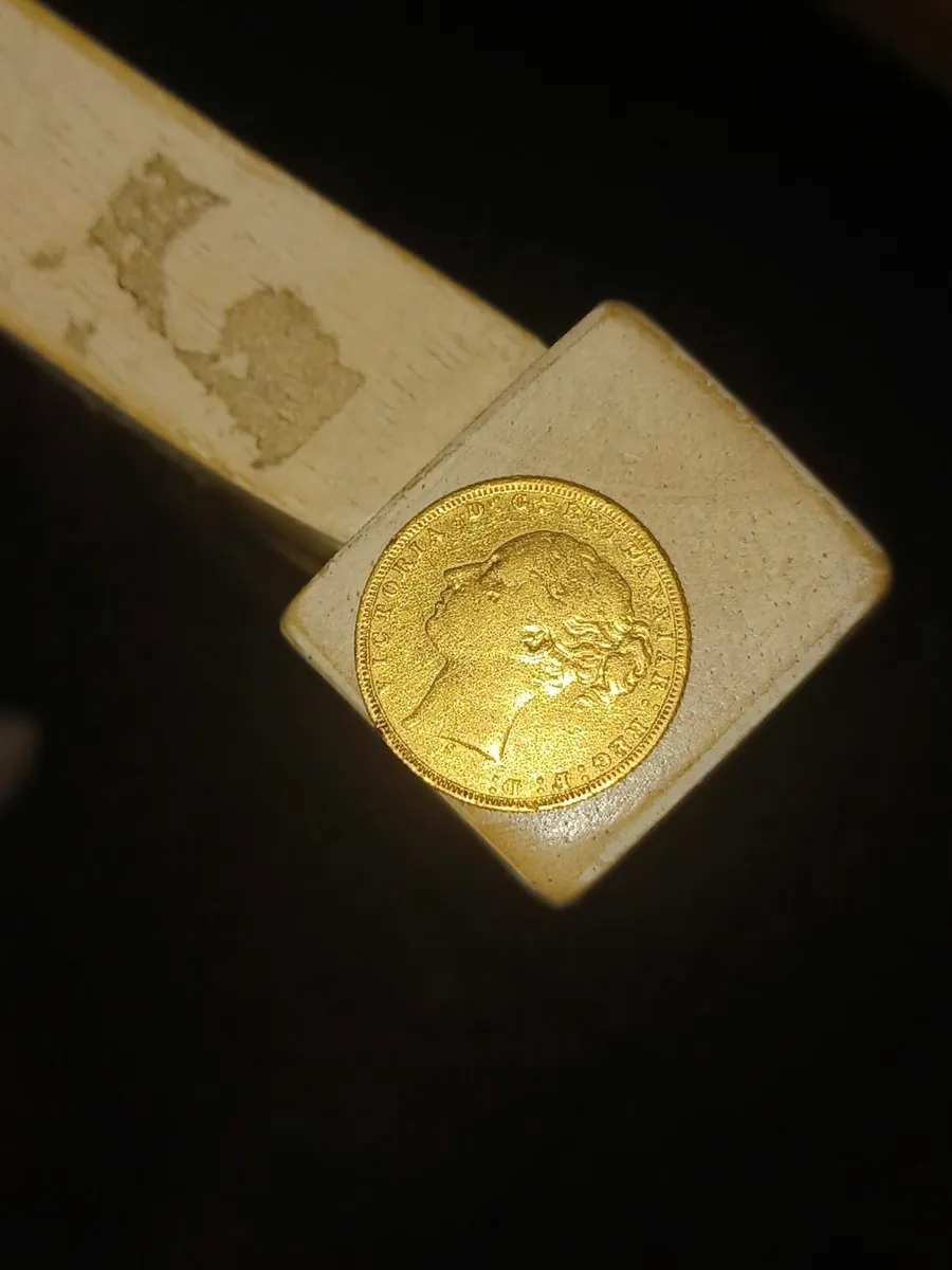 Sovereign gold coin - Image 4