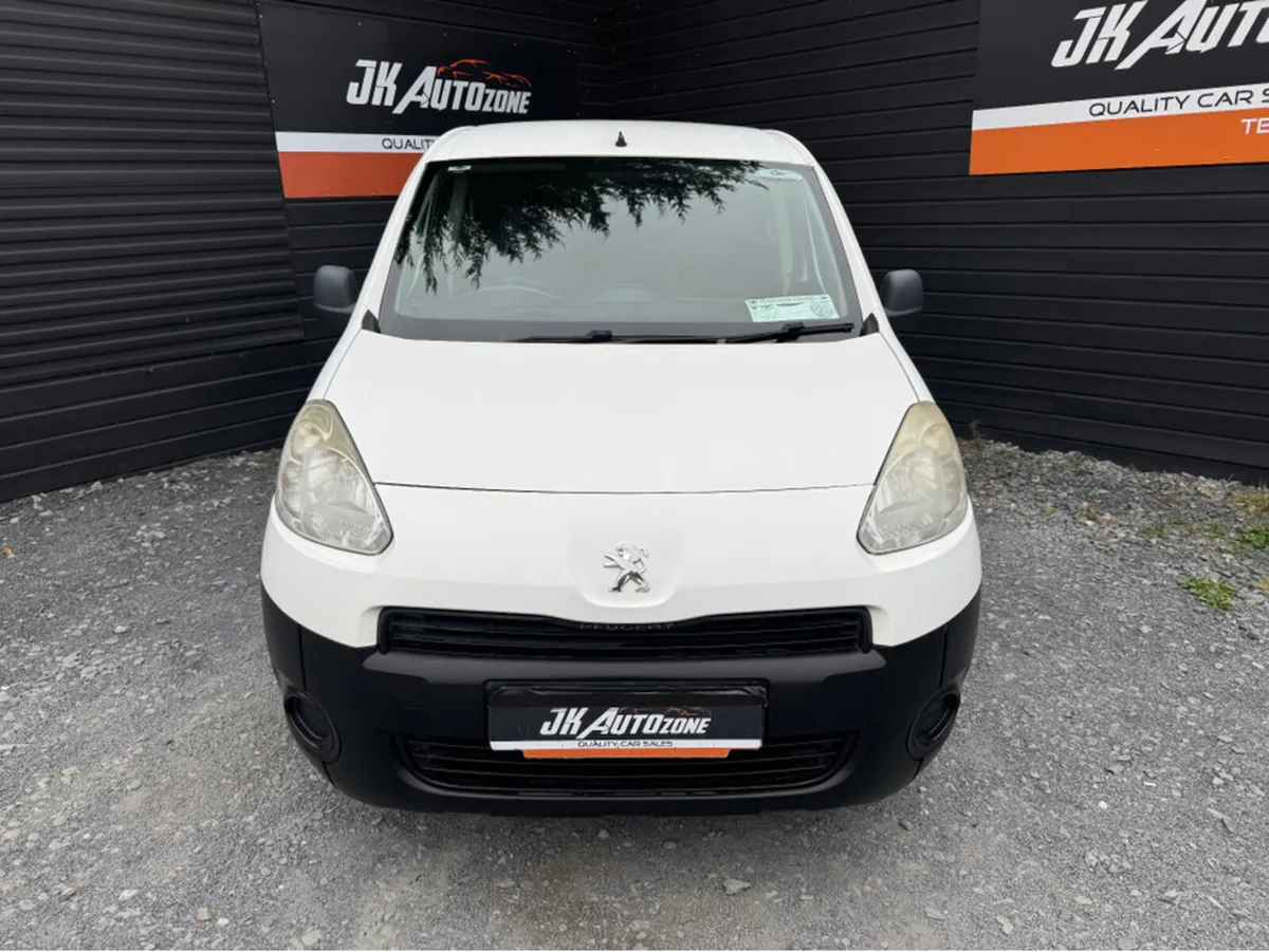 Peugeot Partner ACTIVE 1.6 HDI 75 PANE PANELED 4DR - Image 2