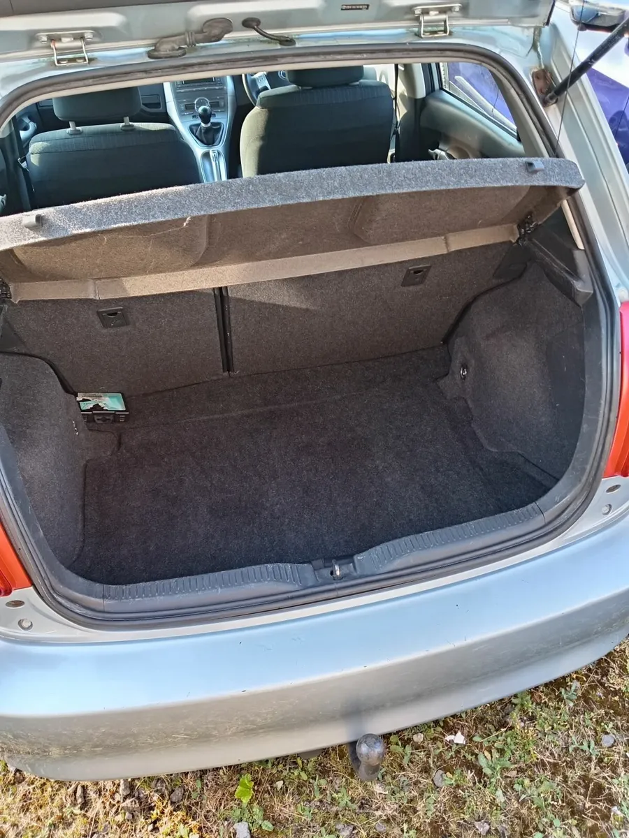 Toyota Auris 2009 - Image 3