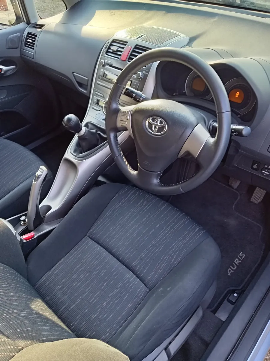 Toyota Auris 2009 - Image 4