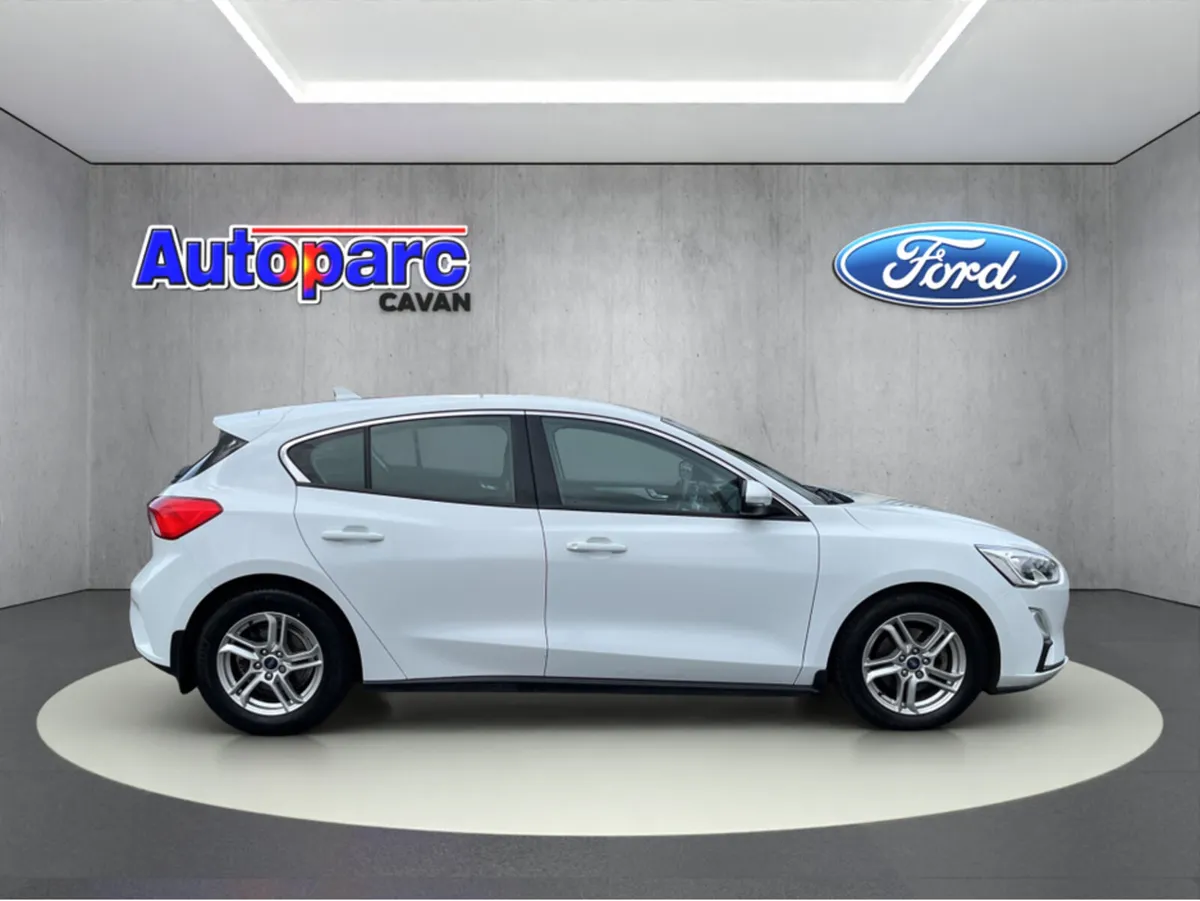 Ford Focus ZETEC 1.5 TDCI 125PS 6SPEED 4DR - Image 2