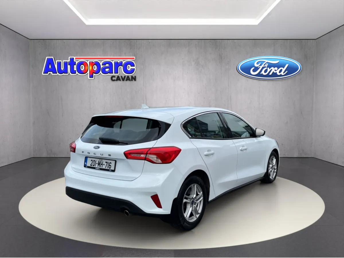 Ford Focus ZETEC 1.5 TDCI 125PS 6SPEED 4DR - Image 3