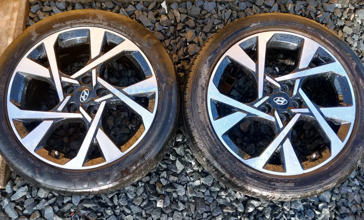 Hyundai 18inch 5x114.3 Alloy Wheels - Image 2