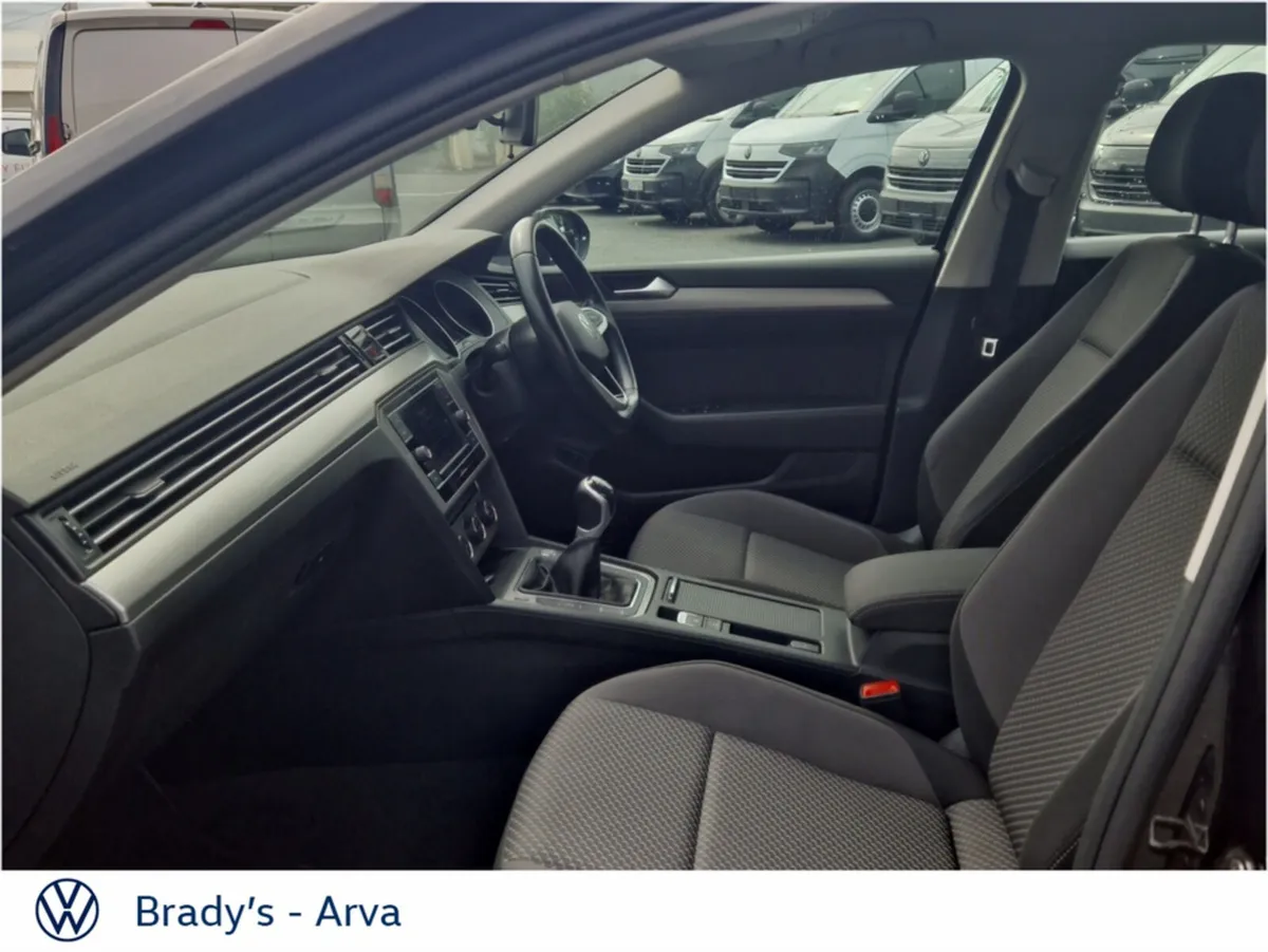 Volkswagen Passat 2.0 TDI 150BHP M6F 5DR - Image 4