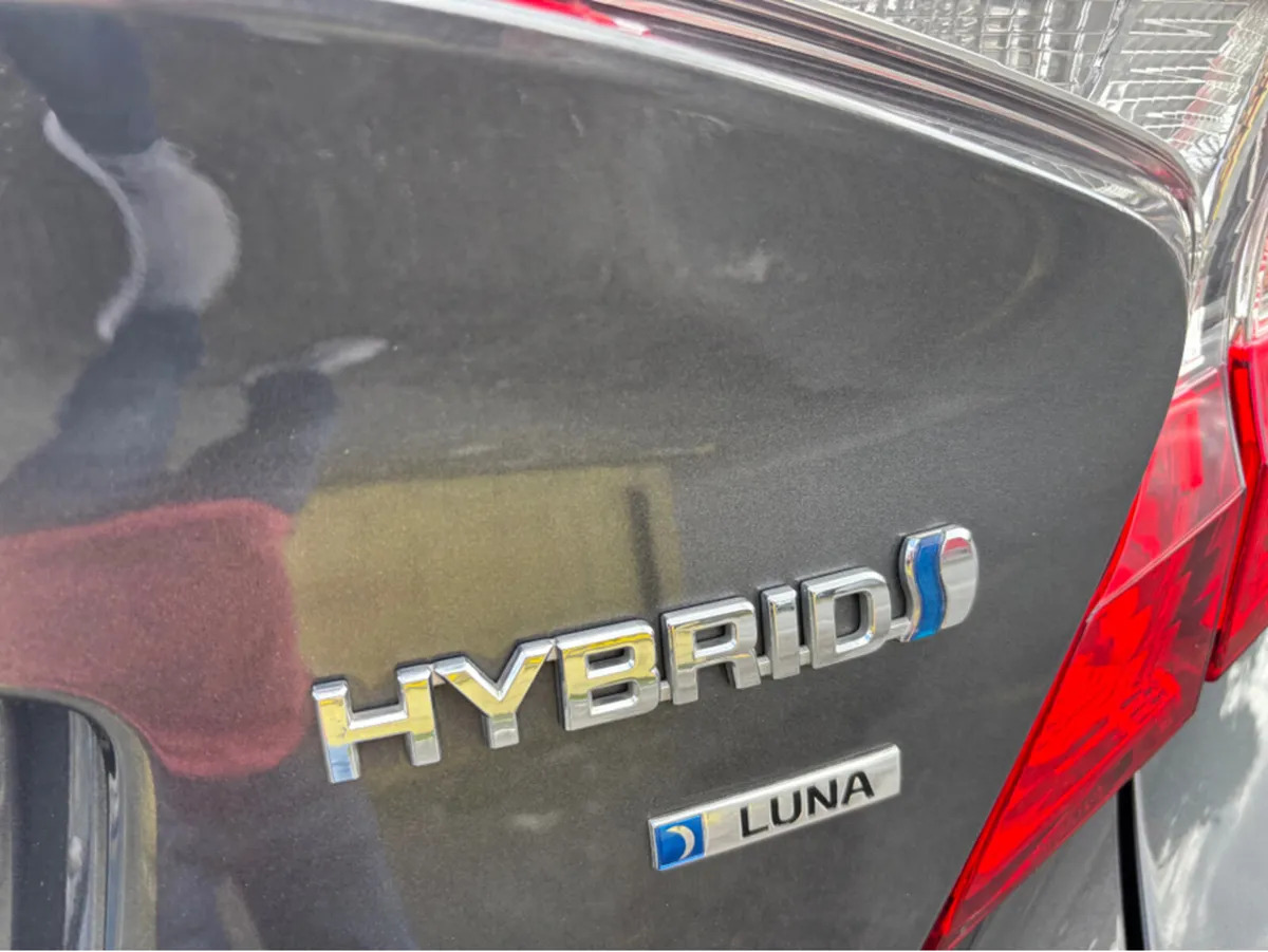 Toyota C-HR HYBRID LUNA 4DR AUTO - Image 2