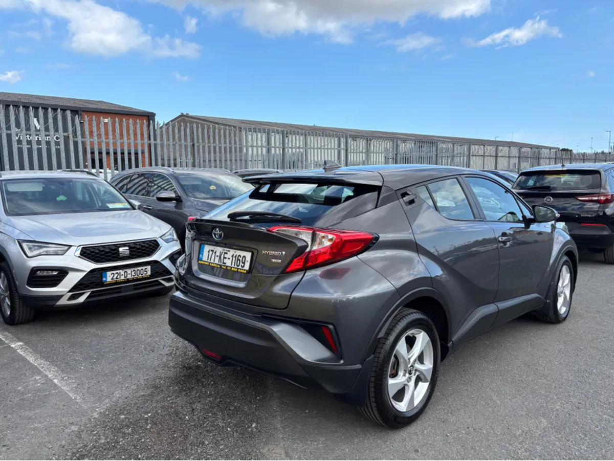 Toyota C-HR HYBRID LUNA 4DR AUTO - Image 4