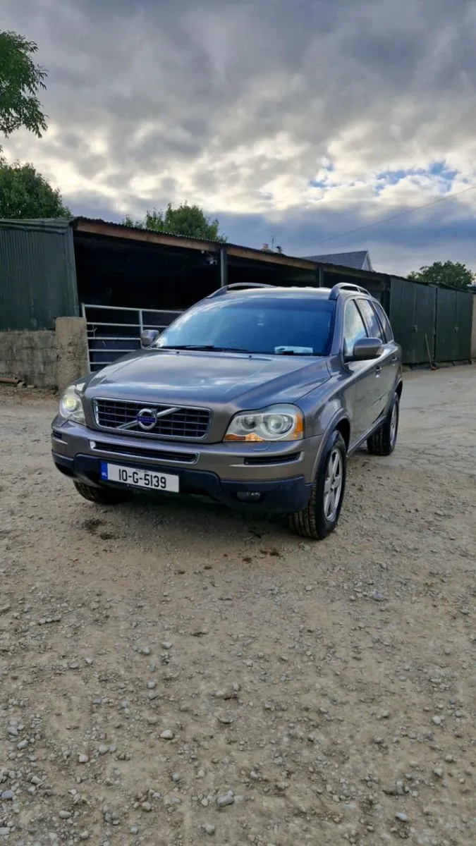 Volvo XC90 2.4D - Image 2