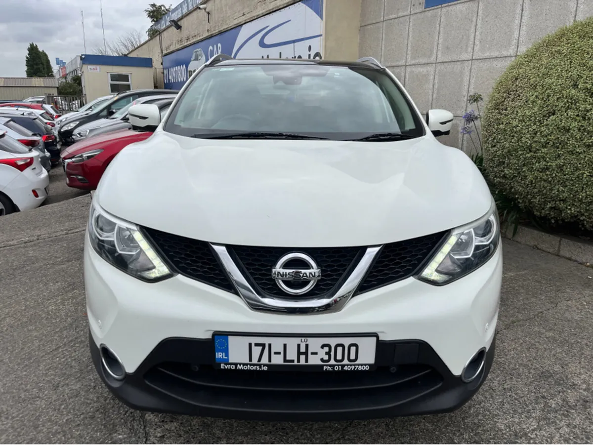 Nissan Qashqai SV PREMIUM 1.5 DIESEL //HIGH SPEC// - Image 2
