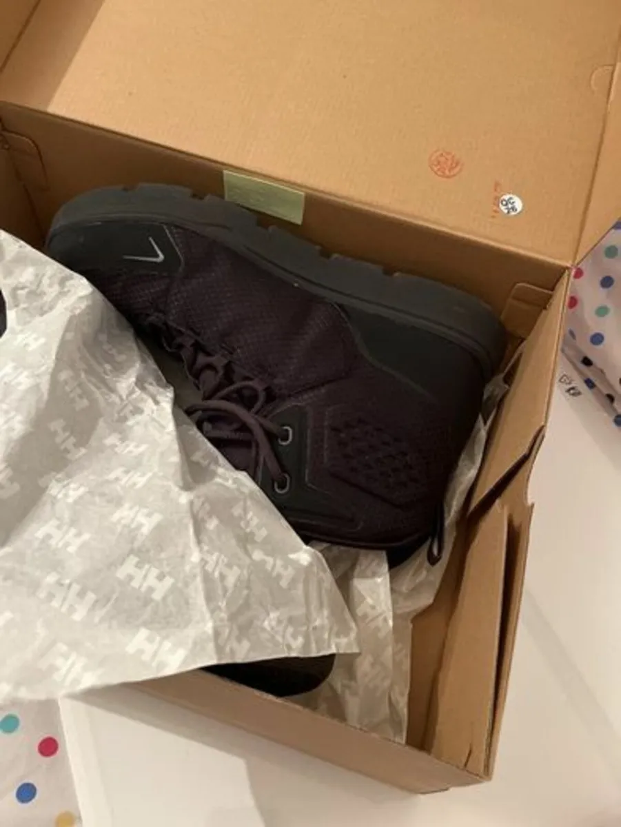 Helly Hansen - Canyon ULLR Boots. Urban not Hiking - Image 2