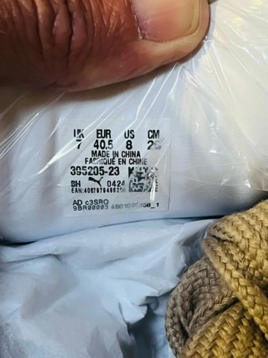Puma Suede XL Trainers. Size 7. Unisex. New in Box - Image 4
