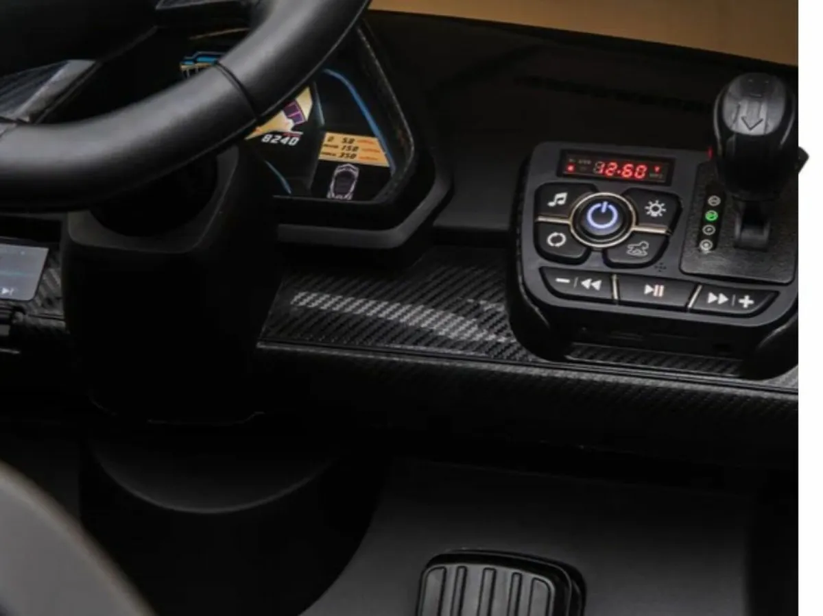 Lamborghini Veneno - 24V Electric Ride On Car - Image 4