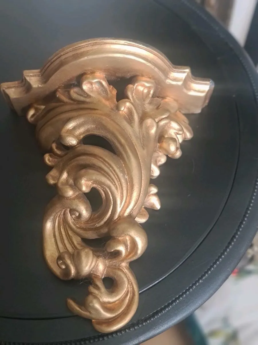 Rococco vintage wall shelf - Image 1