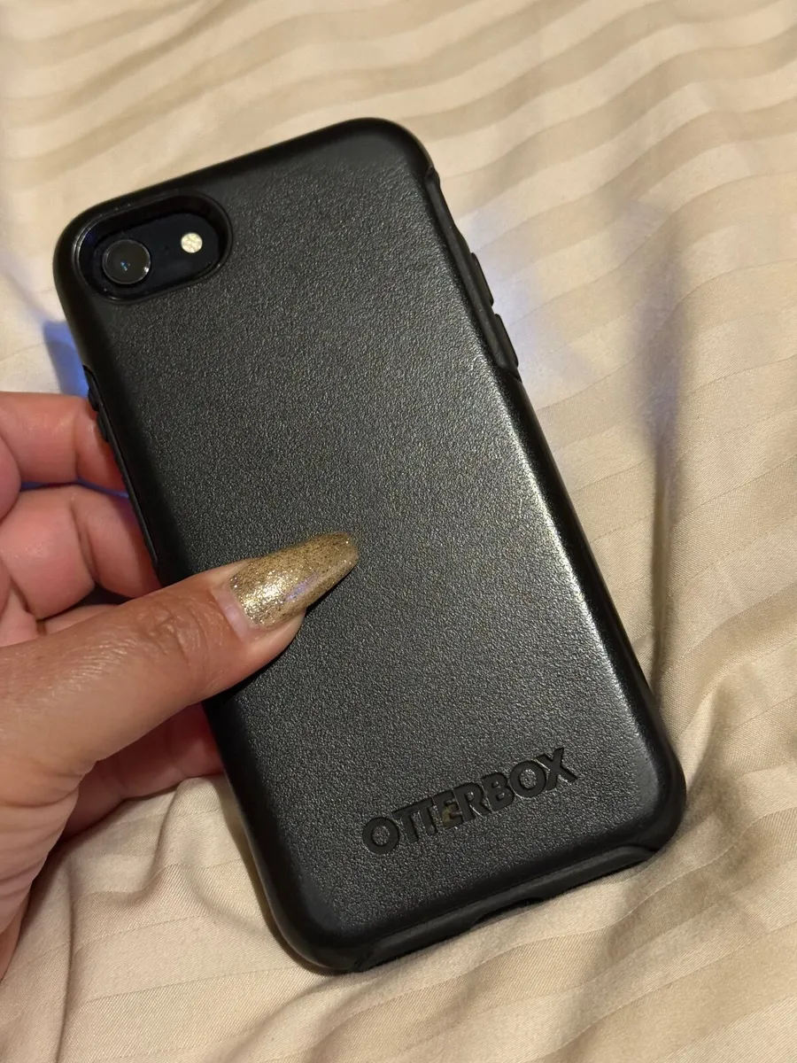 iPhone SE (2022) 3rd Gen - Image 2