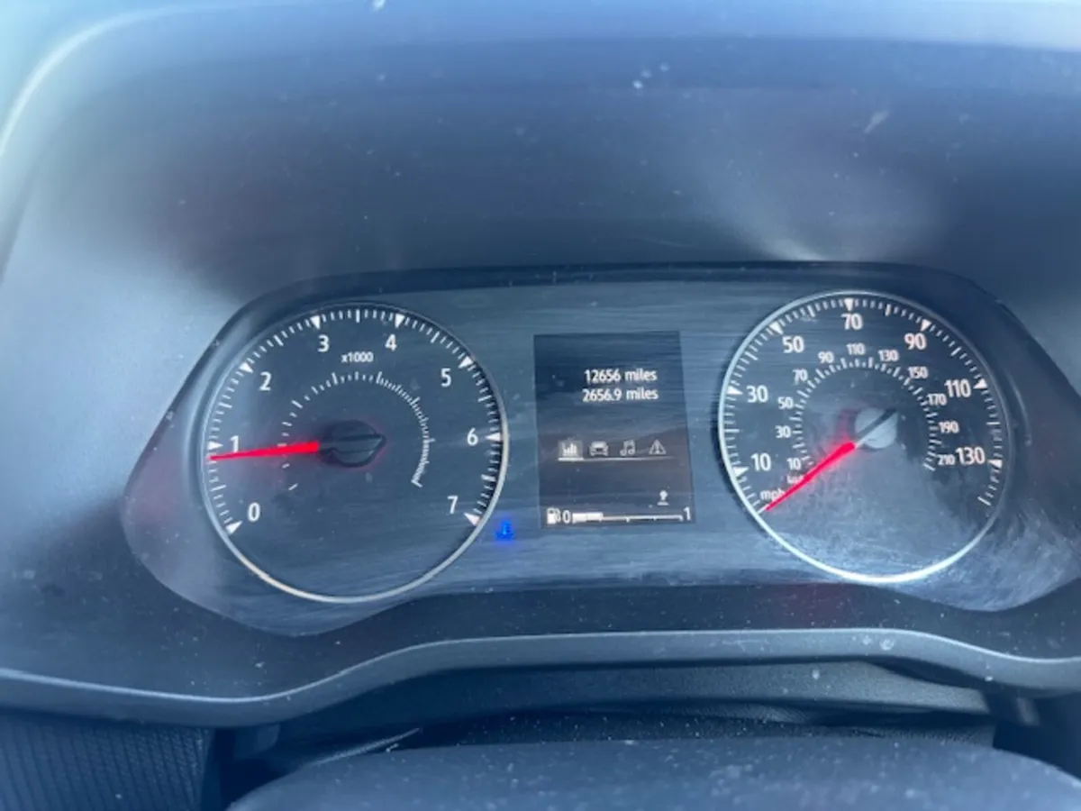 Renault Trafic Advance - Late 2023 - Image 2