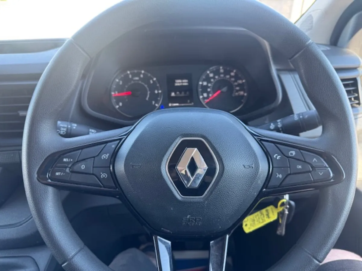 Renault Trafic Advance - Late 2023 - Image 3