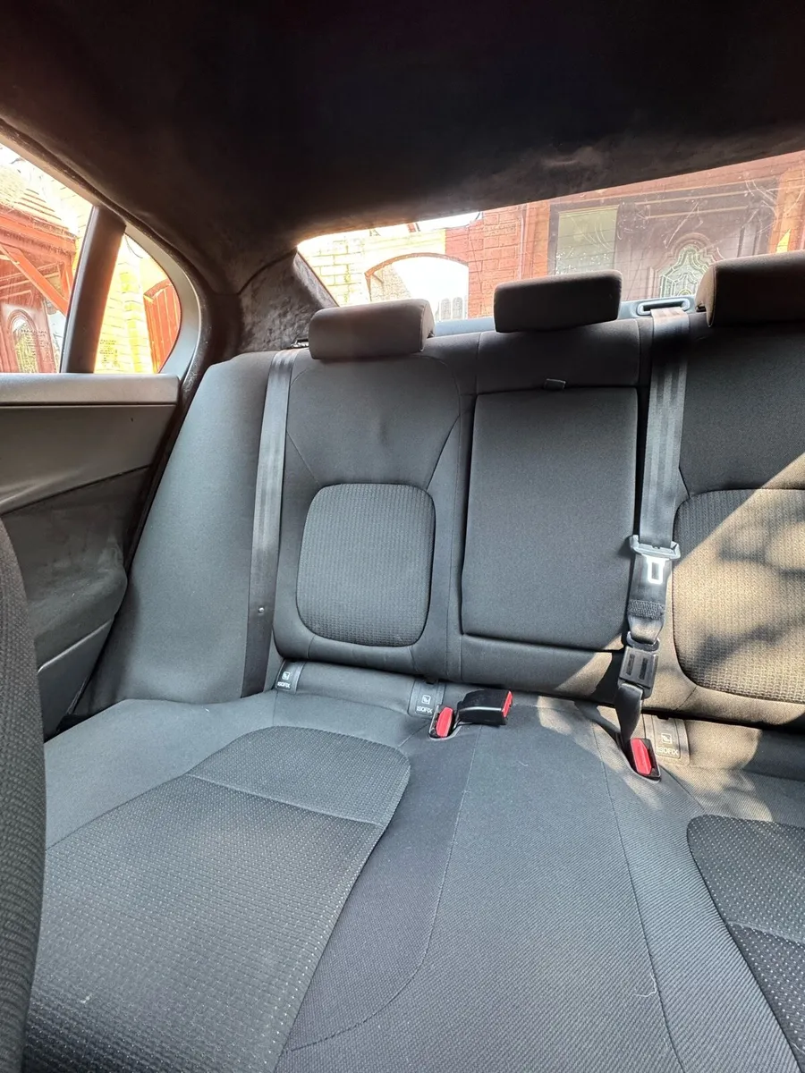Jaguar XE 2.0D 2016 - Image 3