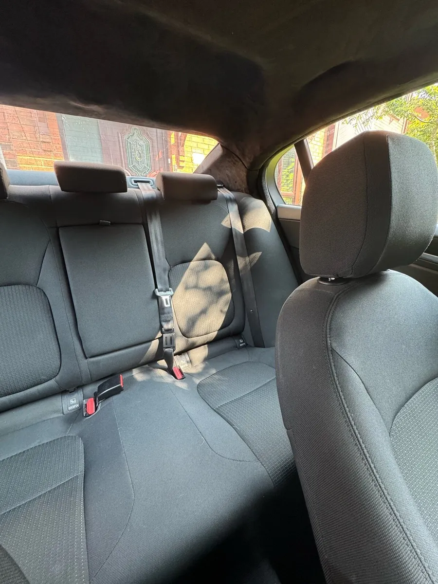 Jaguar XE 2.0D 2016 - Image 4