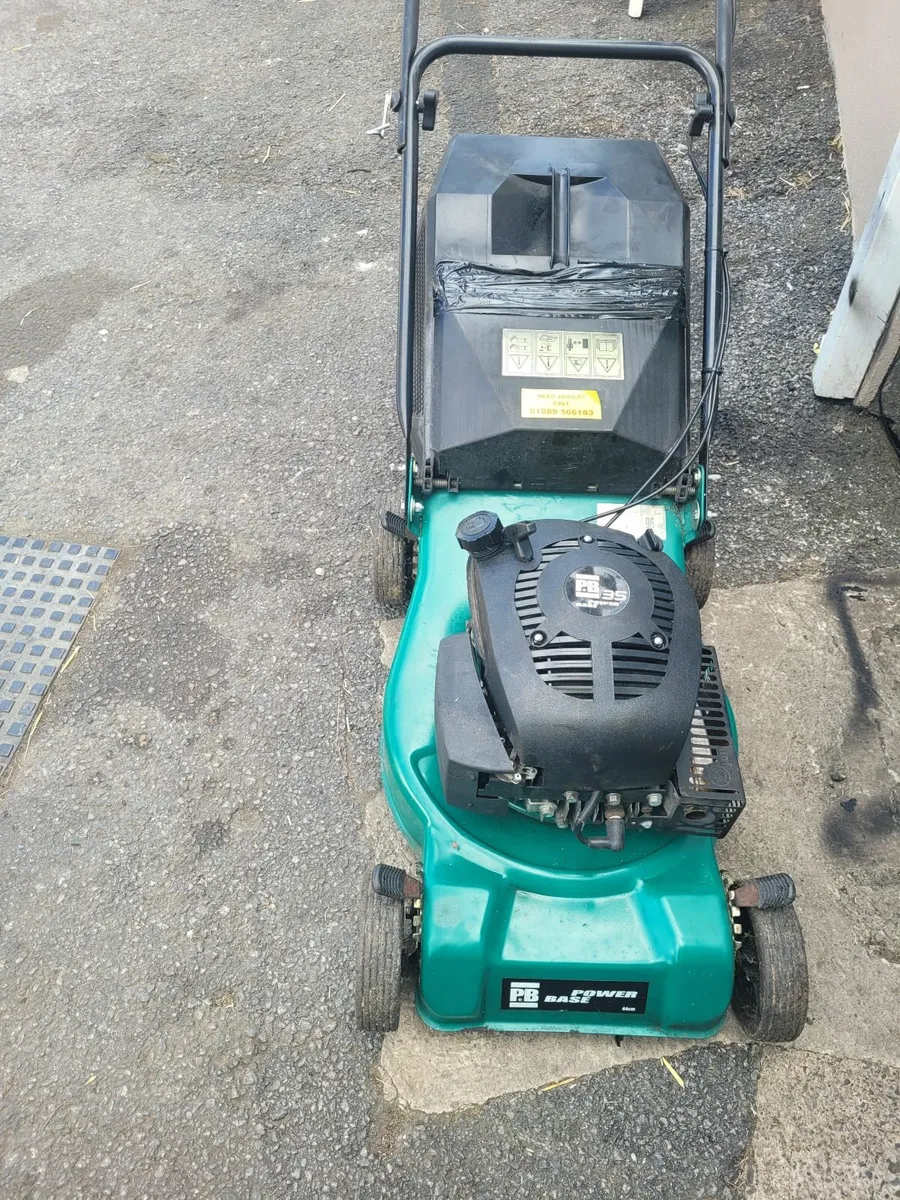 2 push lawnmower working perfect - Image 4