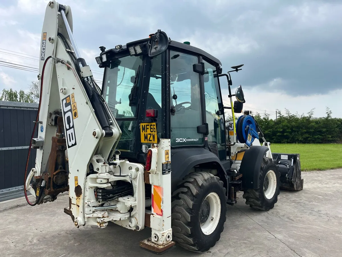 JCB 3CX Compact - Image 3