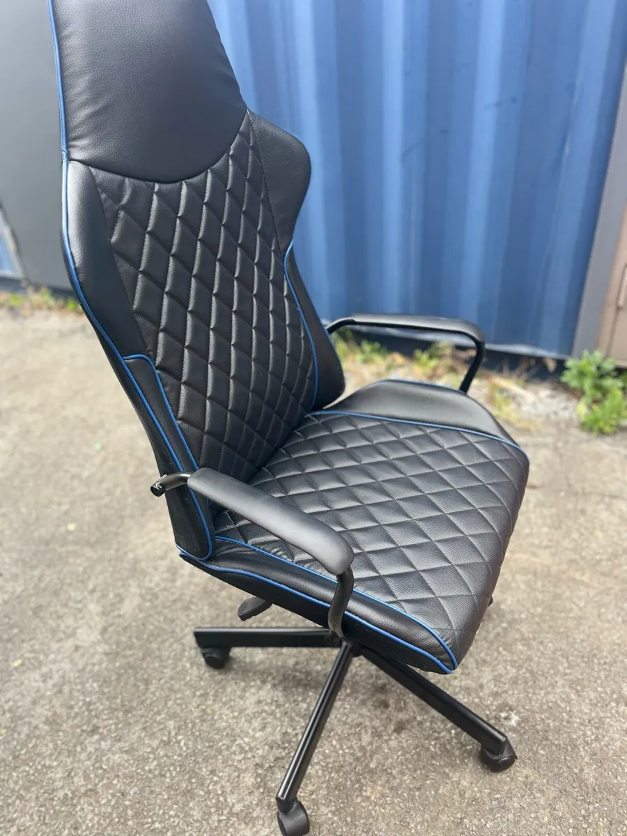 Gaming chair - Image 4
