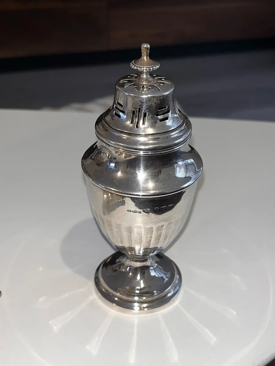 Antique silver - Image 1