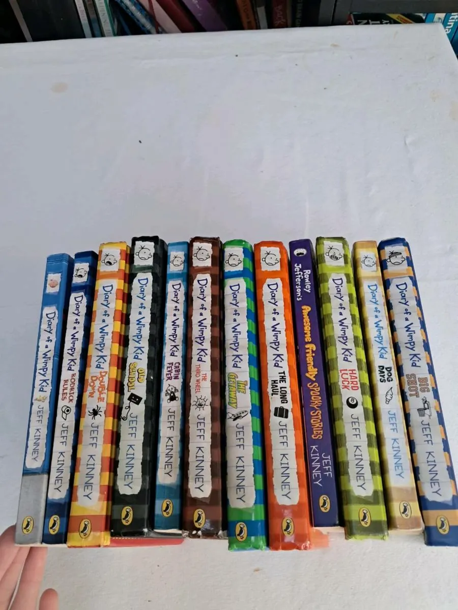 Set of 12 Diary of a Wimpy Kid books - Image 2