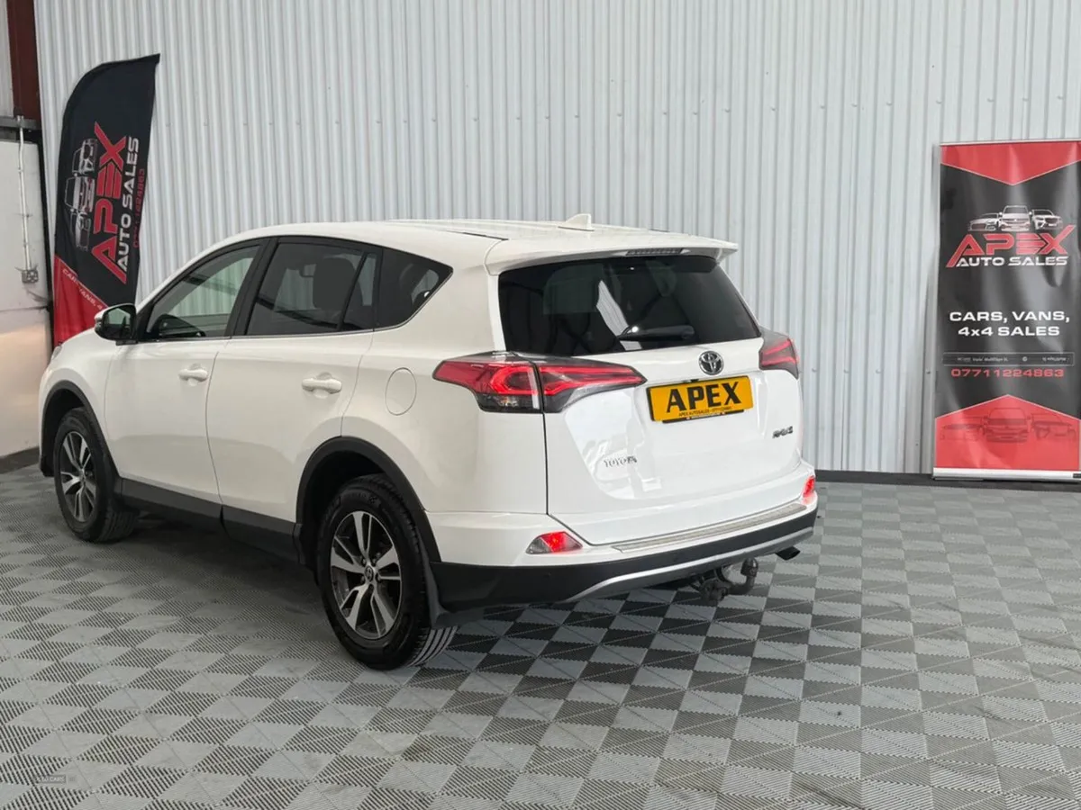Toyota Rav4 Diesel Estate - Image 3