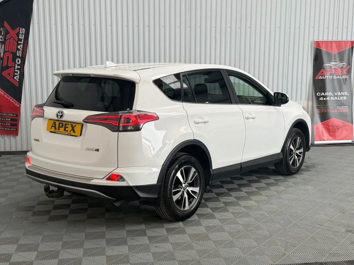 Toyota Rav4 Diesel Estate - Image 4