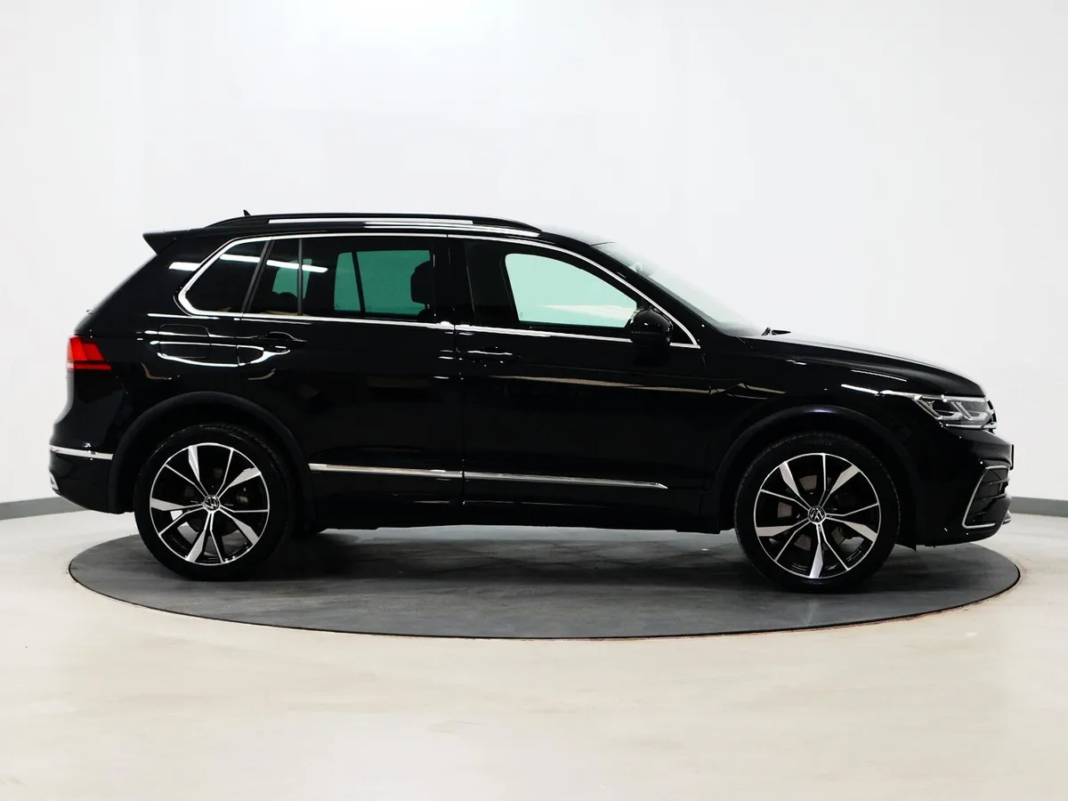 *18* 2023 Volkswagen Tiguan 1.4TSI R-LINE PHEV - Image 3