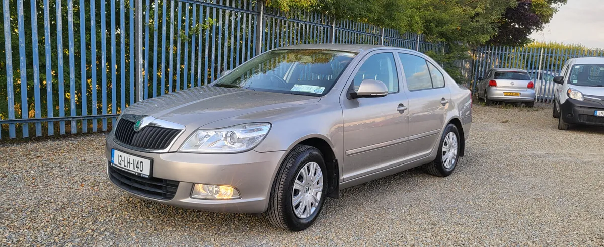 AUTOMATIC 1.2 Skoda Octavia 2012 - Image 1