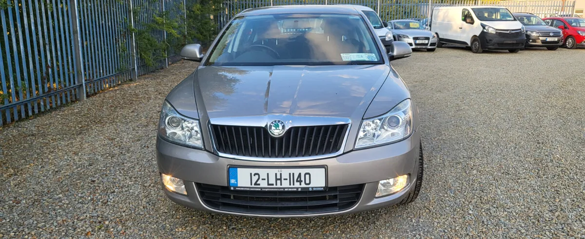 AUTOMATIC 1.2 Skoda Octavia 2012 - Image 2