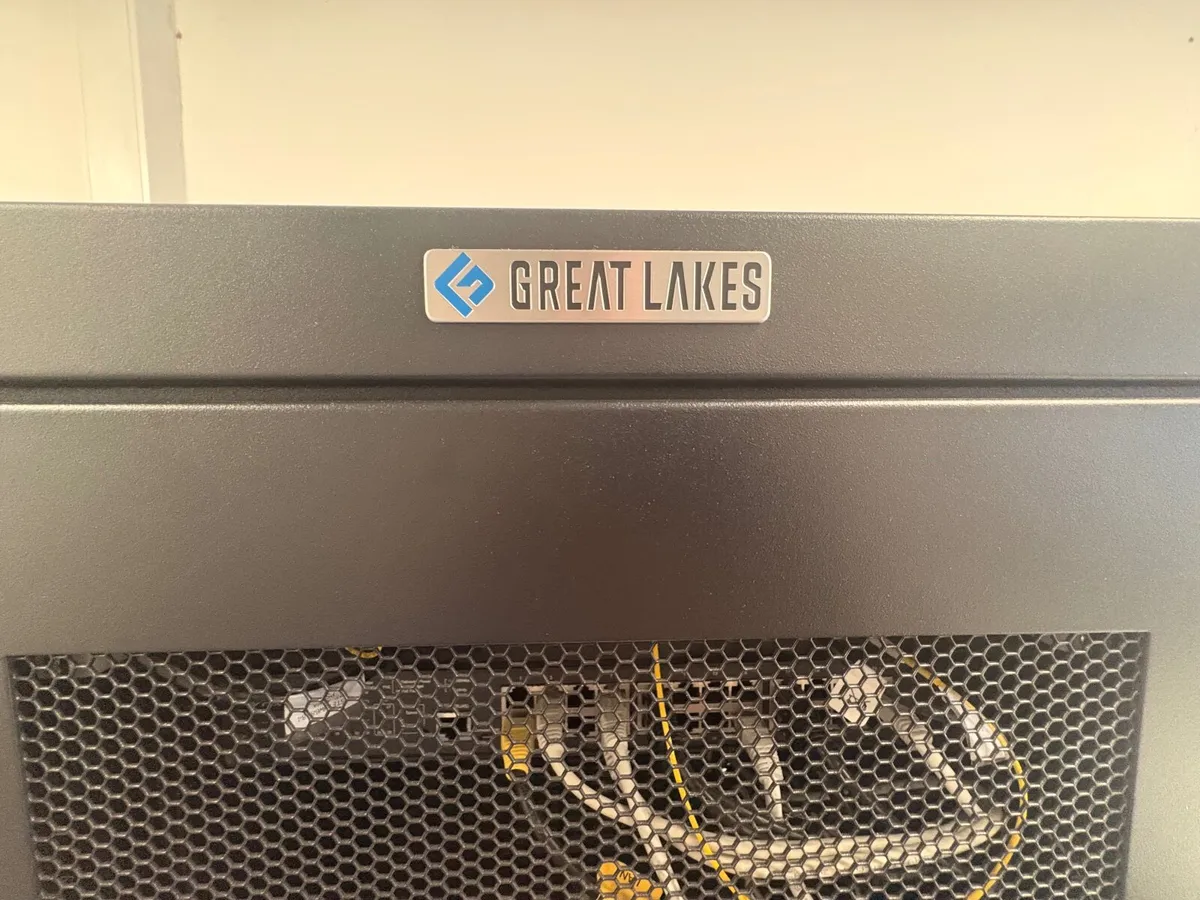 Great Lakes 32U Server Cabinet - Image 4
