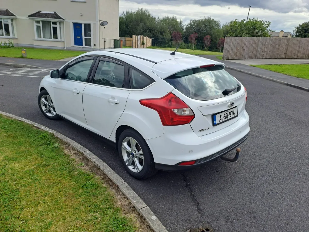 Ford Focus 2014 - Image 2