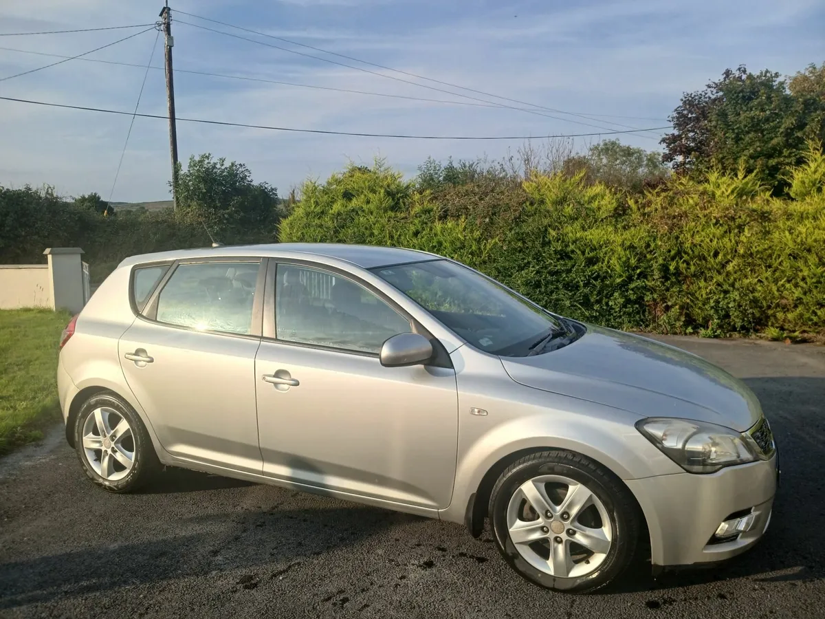 Kia Ceed 2012 - Image 2