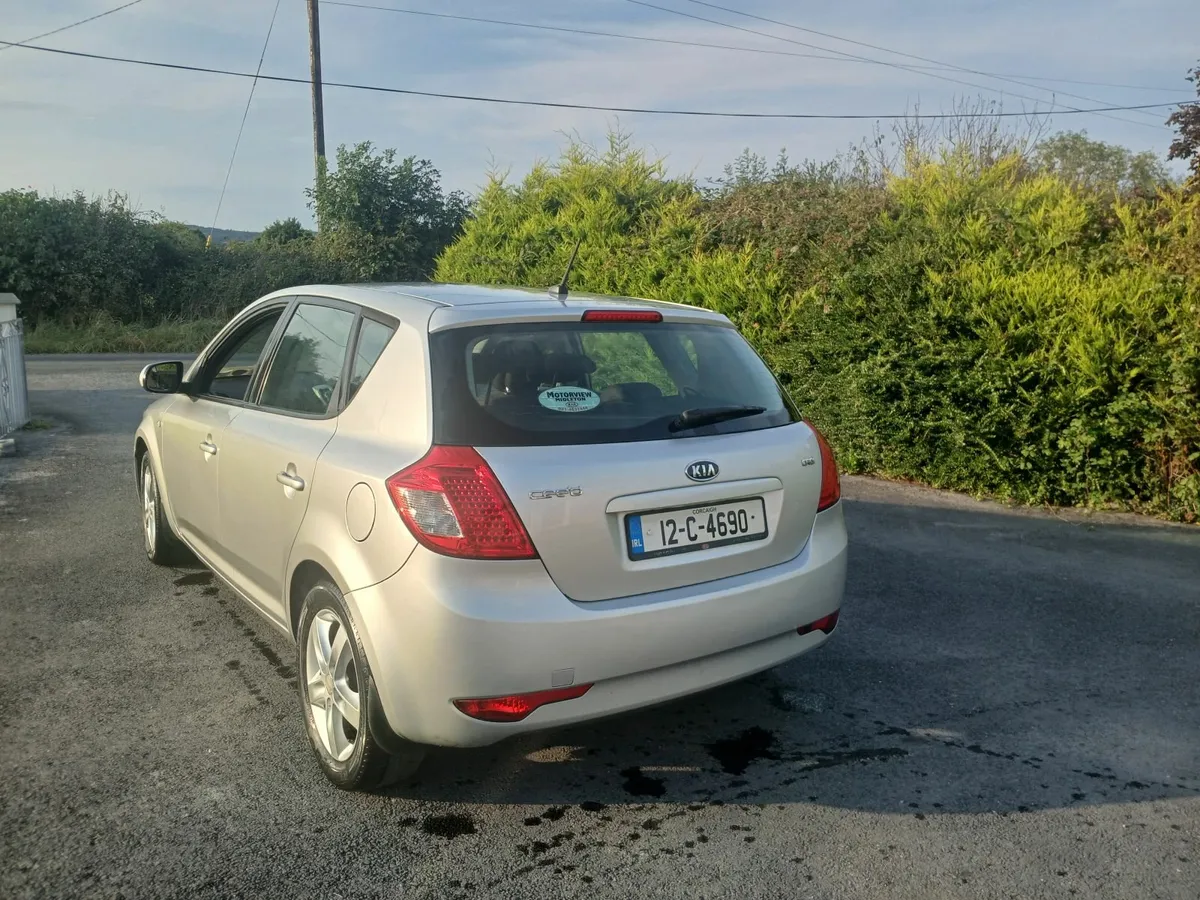 Kia Ceed 2012 - Image 4