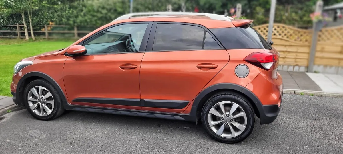 Hyundai i20 Active 2016 - Image 2