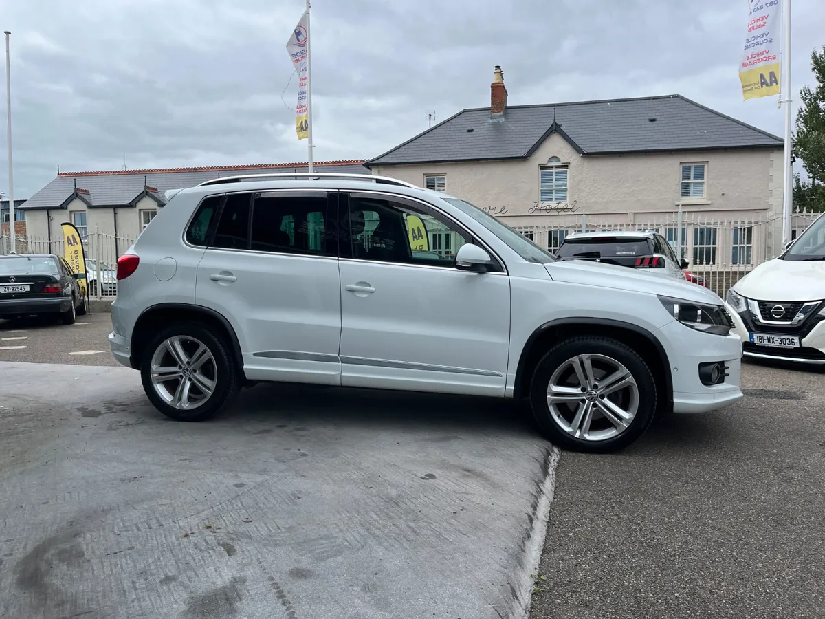 142 Volkswagen Tiguan 2.0TDI R-Line - Image 4