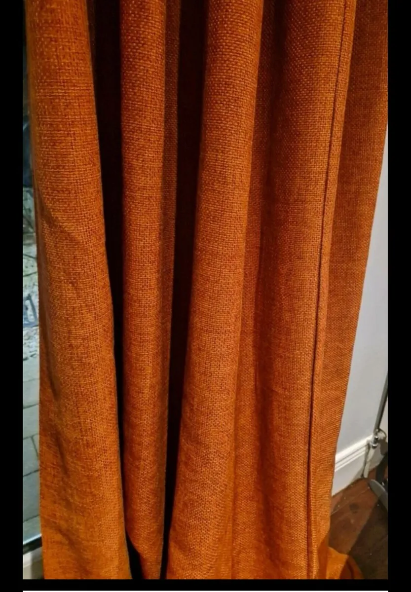 Curtains - Image 3