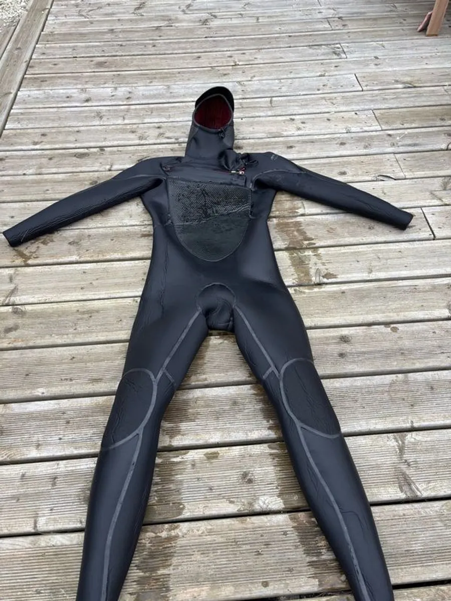Wetsuit- O Niel Psycho Tech- 6/4 hooded. - Image 1